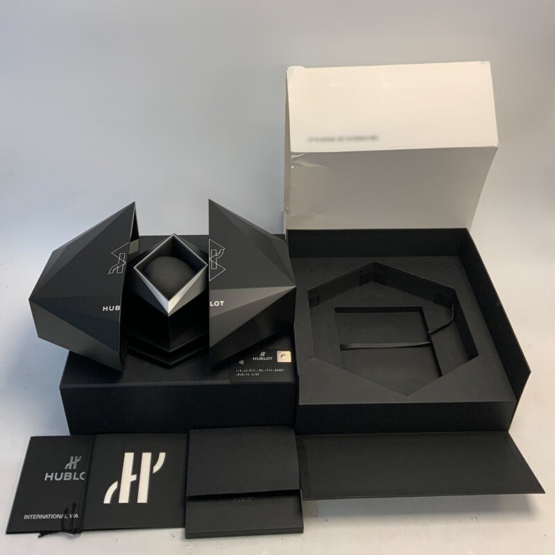 Hublot
      Big Bang Sang Bleu II Watch